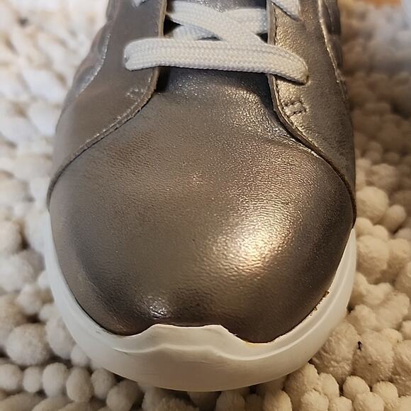 MUNRO EMMIE SILVER QUILTED LACE-UP SNEAKERS WOMAN SIZE 9.5 NWOB - Picture 6 of 16